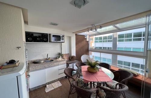 Centro Apartment | Duplex 2 Blocks from the Beach -