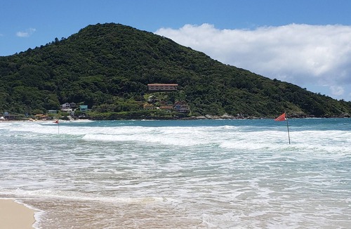 Centro Apartment | Duplex apartment very close to Bombinhas beach.