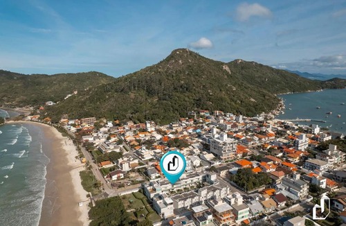 Canto Grande Apartment | Duplex com piscina à beira mar e 03 suítes