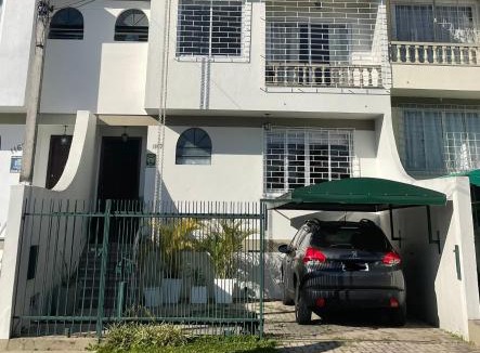 Cabral Apartment | Duplex completo em Curitiba, Três quartos - Bairro Cabral - Pet friendly