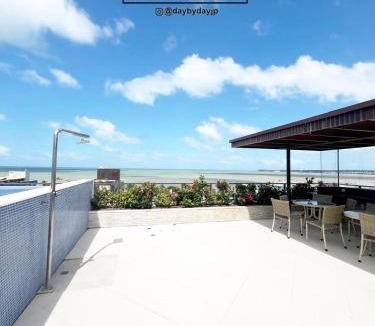 Tambau Apartment | Duplex de luxo com hidro by Day by Day no Atlantis