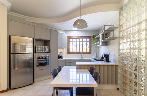 Jurere Internacional Apartment | Duplex House w/Pool, 850m From the Beach Rdt0124