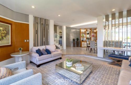 Jurere Internacional House | Duplex House w/Pool, 850m from the Beach RDT0124