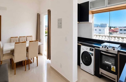 Vargem do Bom Jesus Apartment | Duplex in Ingleses, 200 meters from the sea.