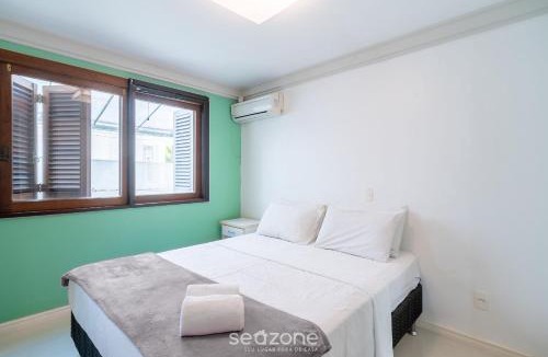 Jurere Internacional House | Duplex w/pool 800m from the beach in Jurerê DME025