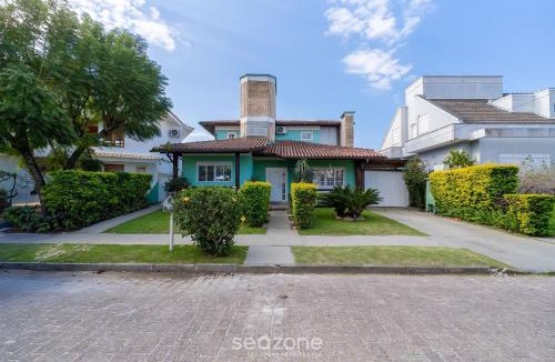 Jurere Internacional House | Duplex w/pool 800m from the beach in Jurerê DME025