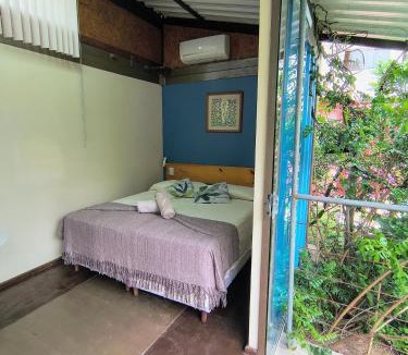 Manguinhos Hotel | Eco Manguinhos Pousada Container