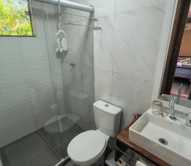 Manguinhos Hotel | Eco Manguinhos Pousada Container