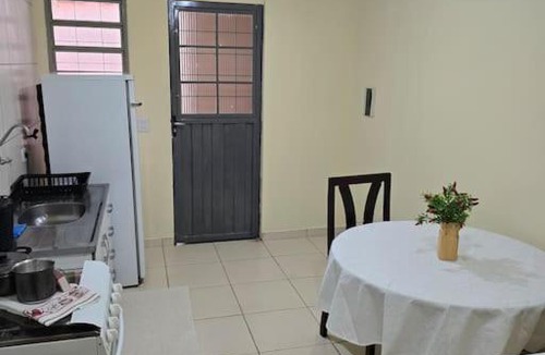 Maringa Apartment | Edificio Hayannes - 1 Quarto - 1 Cozinha - 1 Banheiro - Garagem Coberta - Self Check in -Taxa Para Hospede Com Pets