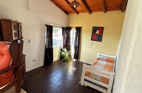 Comuna Estancia Vieja House | El Descanso