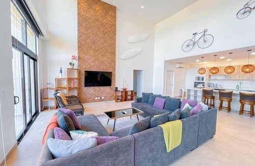 Jaco Apartment | Elegant Oceanview Penthouse - Steps from Jaco Beach & Nightlife