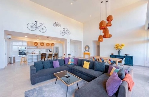 Jaco Apartment | Elegant Oceanview Penthouse - Steps from Jaco Beach & Nightlife