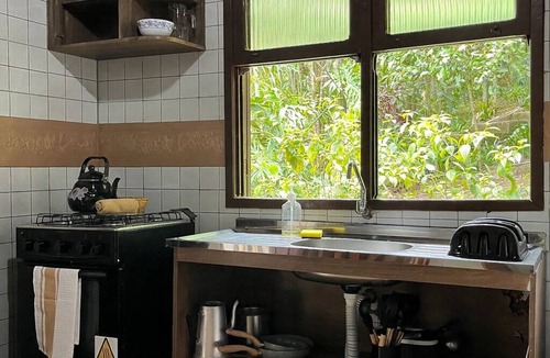 Pantano do Sul Ski Chalet | Enjoy nature just 50m from the beach at Chalé Cutia.