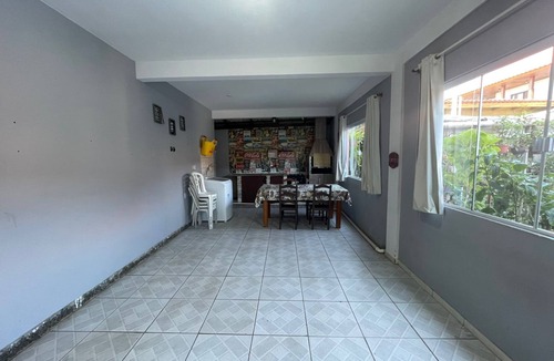 Alto Ribeirao Leste House | Entire 2 bedroom house close to Campeche beach and Morro das Pedras