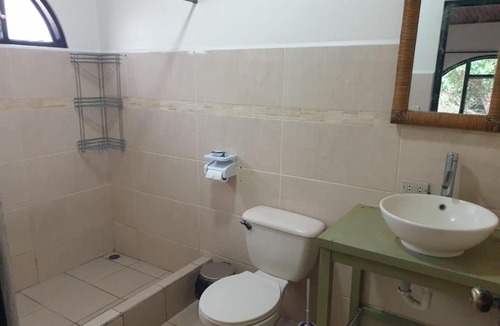 Ciudad Colon Hostel | Escape Urbano