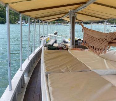 Mambucaba Boat Rental | Escuna Costa Verde I para passeios durante o dia