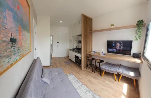 Pinheiros Apartment | Espaço premium com cama queen, Ar condicionado, Sofá Cama, ducha dupla