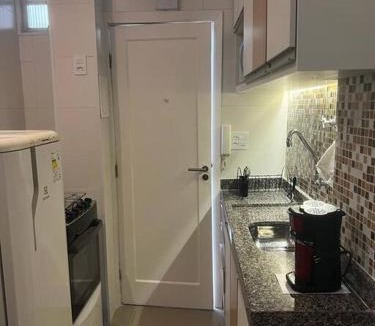 Embare Apartment | Estúdio aconchegante em Santos na praia do Embaré