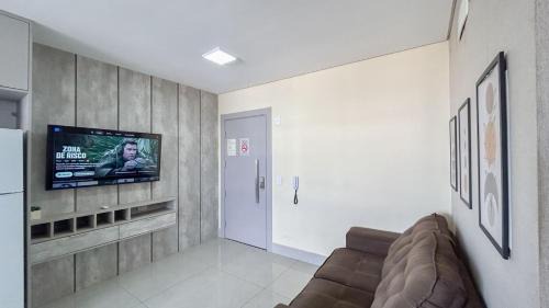 Jardim dos Estados Apartment | Estúdio Completo com Cama Queen e TV no Quarto