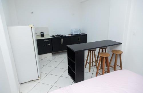 Presidente Prudente Apartment | Estúdio espaçoso com sacada e cama king no centro