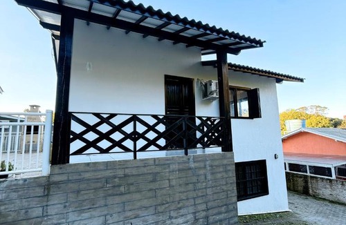 C A I C House | Estadia Alecrim na serra