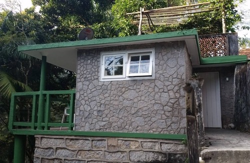 Itatiaia Ski Chalet | Estalagem do Rancho: Chalet with waterfalls