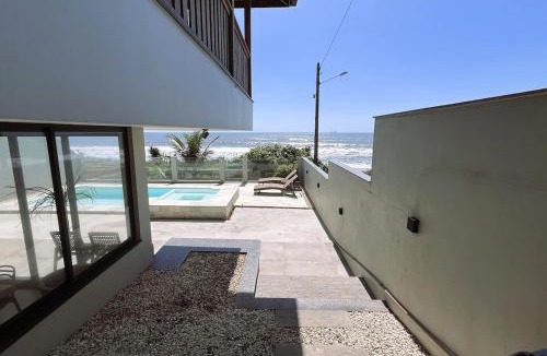 Barra Velha House | Excelente Casa com área Gourmet de frente mar