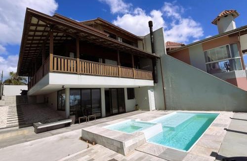 Barra Velha House | Excelente Casa com área Gourmet de frente mar