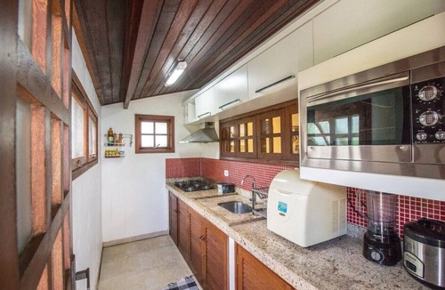 Sao Jose House | Excellent house in a gated community with total security, 24-hour concierge, 4 suites.