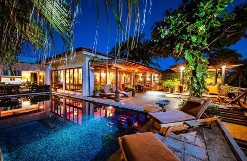Playa Langosta House | Exclusive Beachfront Villa Private Pool, Koi, BBQ