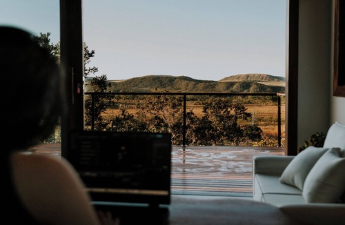 Alto Paraiso de Goias Ski Chalet | Experience the charm of Chapada: glass ceilings, stars and mountains