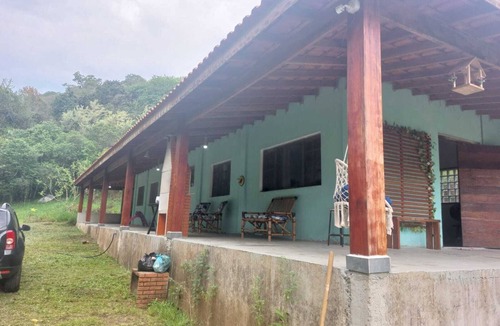 Camanducaia House | Farm with a stream and trail with access to a waterfall and natural pool.