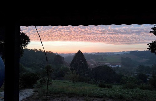 Mato do Gado House | Farm with swimming pool, fireplace and gourmet space surrounded by greenery.