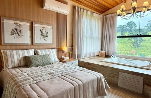 Pedra Bela House | Fazenda com 3 espaços independentes - 10 suítes com PISCINA, 4 suítes com JACUZZI ou Chalé romântico com JACUZZI - Wi-Fi 400MB Lagos e Cavalos