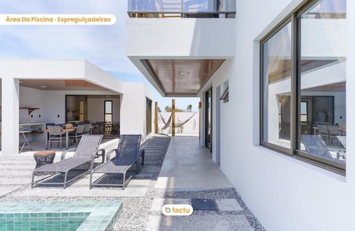 Fortim House | Flamboyant modern house at Praia Canoé rooftop