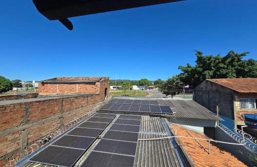 Aparecida de Goiania Apartment | Flat 08 completo com lavanderia na porta e praça movimentada na frente
