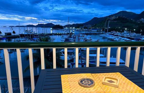Parque das Palmeiras Apartment | Flat Bijoux FRENTE MAR no Shopping Piratas , com estacionamento gratuito
