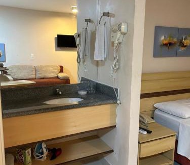 Jardim da Penha Apartment | Flat Century Plaza 508, apartamento com vista para praia e canal de Camburi