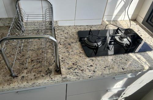 Plano Diretor Sul Apartment | Flat completo no centro.