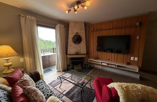 Alto do Capivari Apartment | Flat for 6 people at Home Green Home