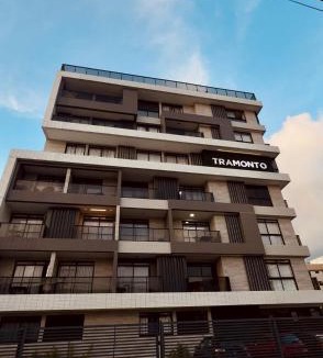 Jardim Oceania Apartment | Flat moderno com varanda e piscina na cobertura