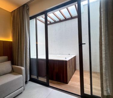 Jardim Oceania Apartment | Flat pé na areia | Jacuzzi privativa | Caribessa