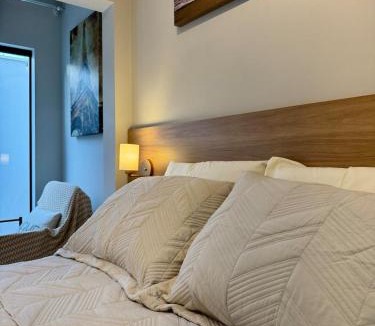 Jardim Palmeiras Apartment | Flat Premium com Garagem, Varanda e Carregador EV - Ahava Stays