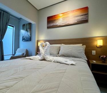 Jardim Palmeiras Apartment | Flat Premium com Garagem, Varanda e Carregador EV - Ahava Stays