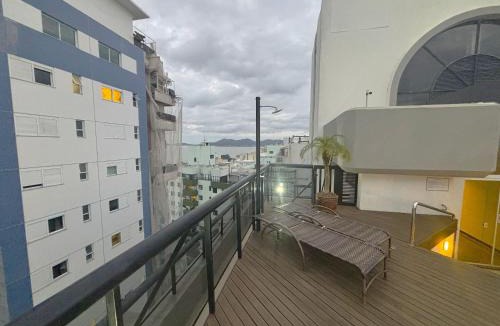 Centro Apartment | Fully equipped accommodations in a building with pool and gym in downtown Florianópolis - LINs