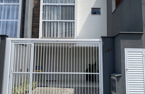 Agua Verde Apartment | Geminado Moderno e Minimalista Proximo Oktoberfest
