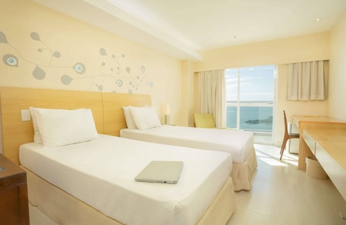 Macae Hotel | Golden Tulip Macaé
