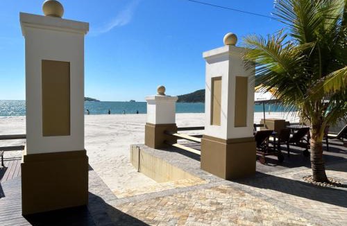 Ingleses Sul Apartment | Golfinhos Apart hotel - apto térreo na praia com café da manhã!