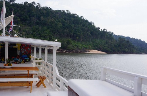 Alter do Chao Cabin | Gorgeous converted fishing vessel in Alter do Chao