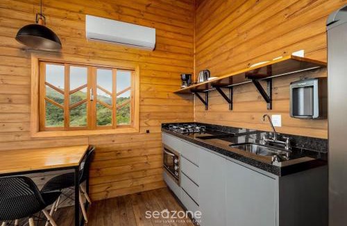 Anitapolis House | Gorgeous Mountain Jacuzzi Cabin VST013